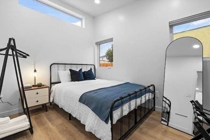 Guest house w /2BR 2bath by DTLA East Los Angeles, Guesthouse in East Los Angeles