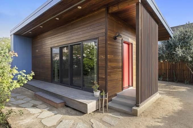 Stylish Westlake Guest House /Large Yard /Mountain View /Parking /Central Location, Guesthouse in Koreatown