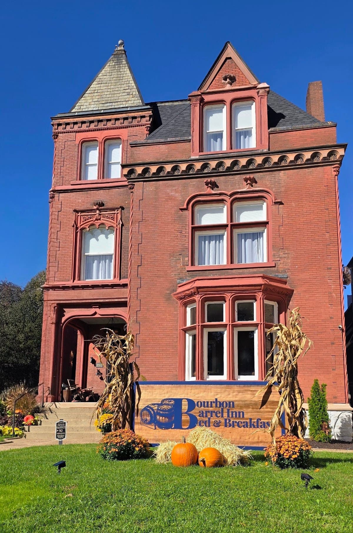 Bourbon Barrel Inn Bed & Breakfast, Bed & Breakfast in Louisville