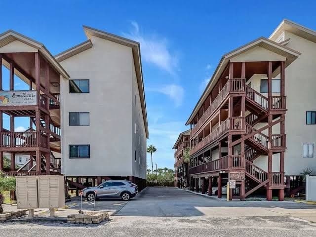 Sand Castle Villas, Hotel in Lower Grand Lagoon