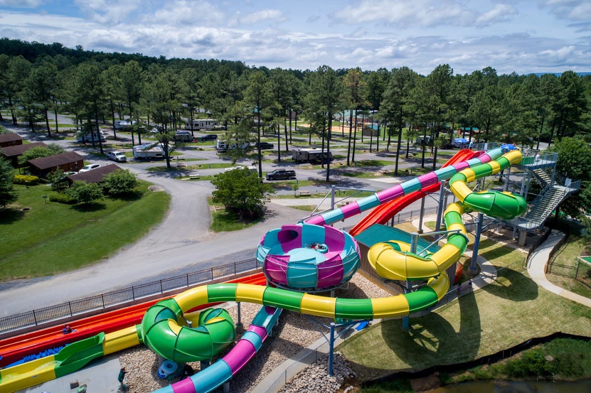 Jellystone Park™ Luray, Campsite in Luray