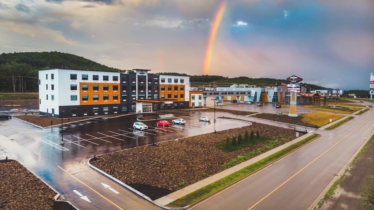 Quality Hotel & Conference Centre, Hotel in Madawaska