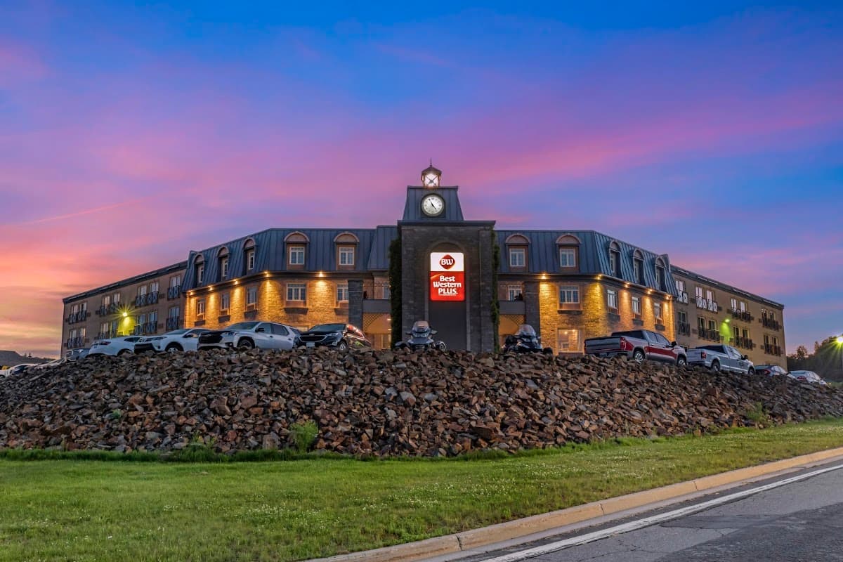 Best Western Plus Edmundston Hotel, Hotel in Madawaska