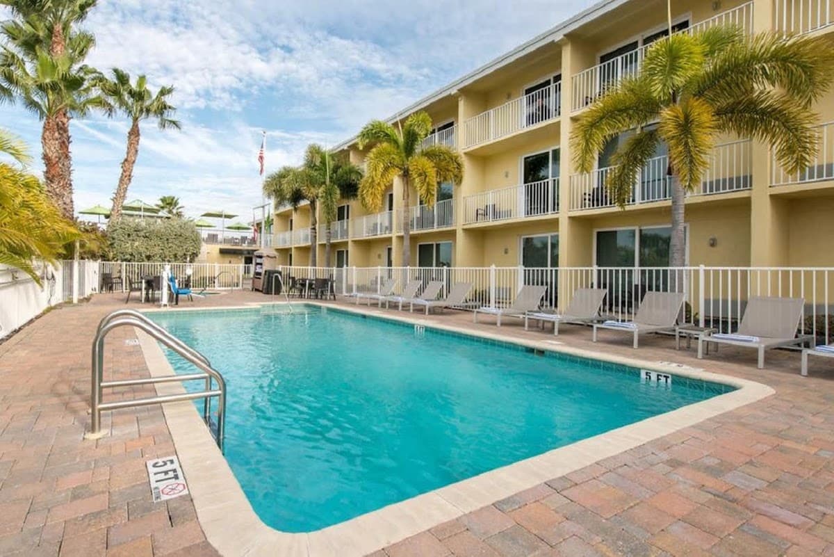 Treasure Island Hotel and Marina, Hotel in Treasure Island