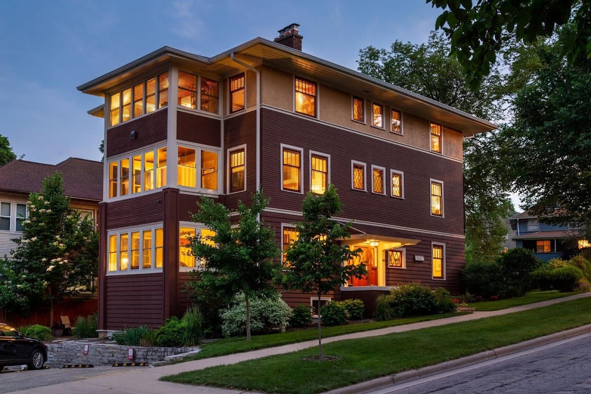 The Buckingham Inn Bed and Breakfast, Hotel in Madison
