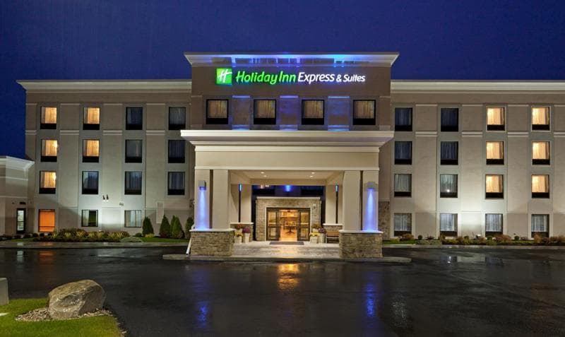 Holiday Inn Express & Suites Malone, Hotel in Malone