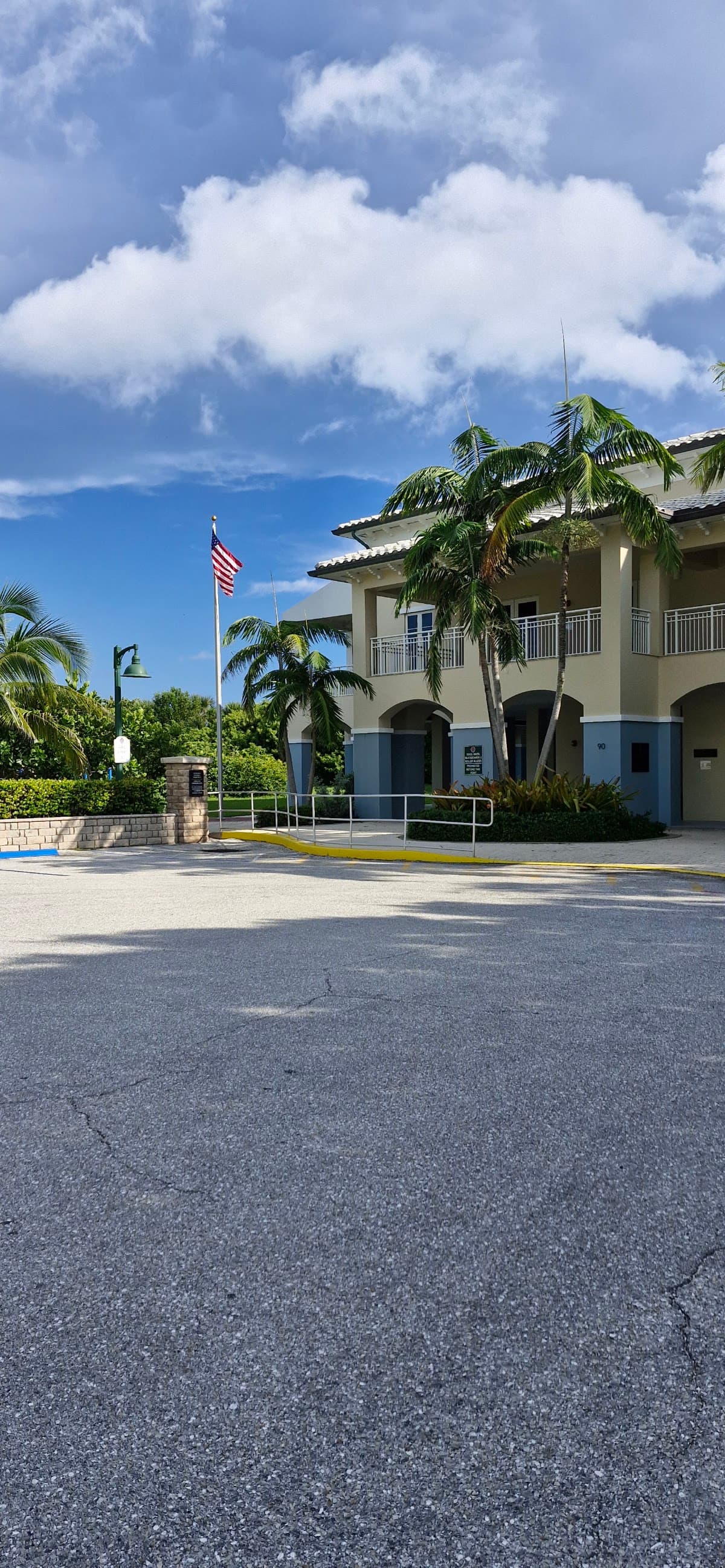 Singer Island Inn, Holiday Home in Palm Beach Shores
