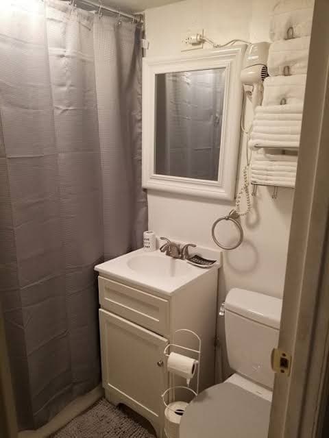 Elegant 1 Bedroom Apartment 15 Min to Manhattan\n, Hotel in Morrisania