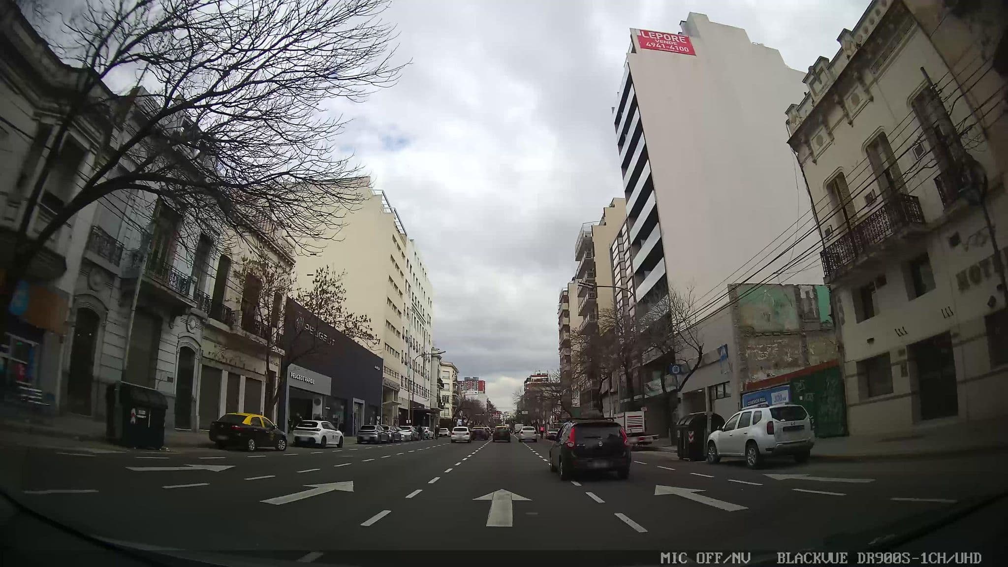 Street view near Hotel Acis, Balvanera