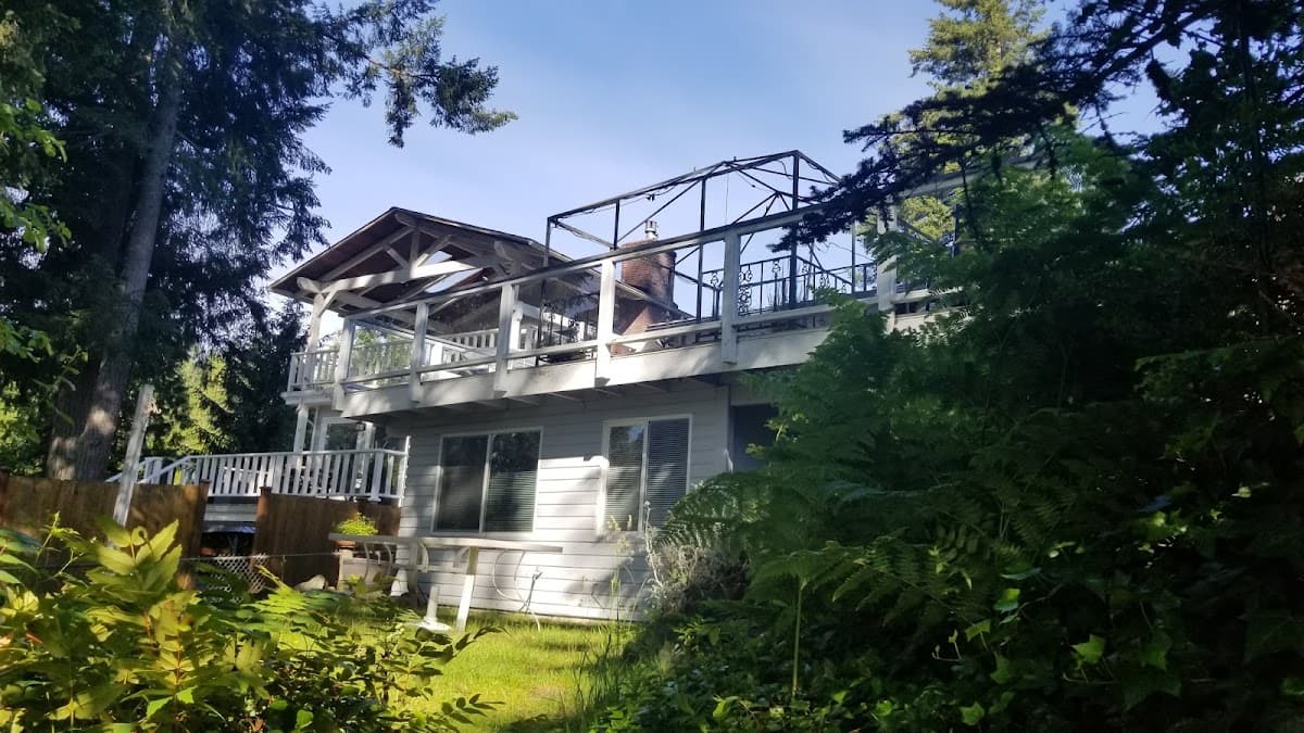 Linda's By The Lake Bed & Breakfast, Bed & Breakfast in Maple Valley
