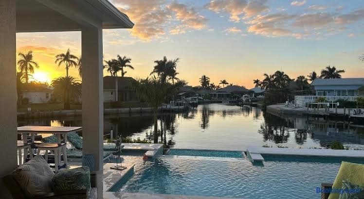 Sunny Capistrano - Entire Place, Hotel in Marco Island