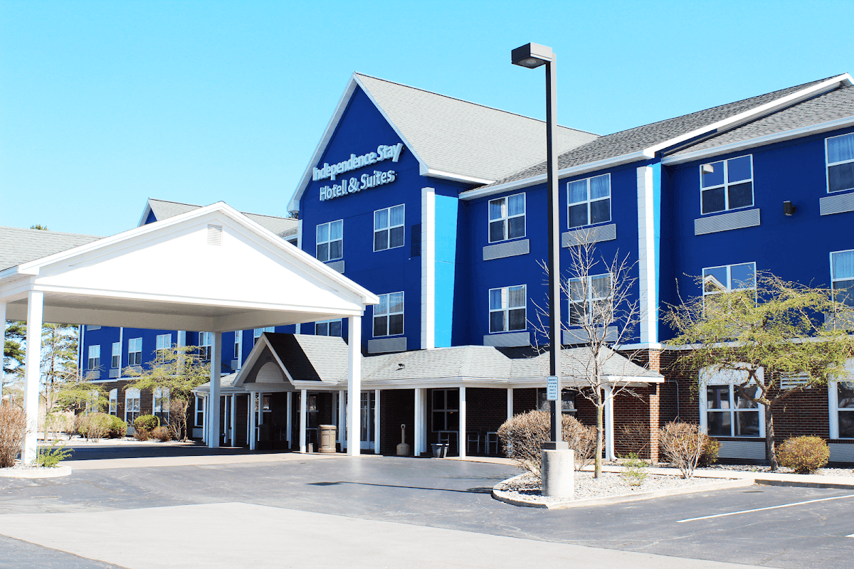 Independence Stay Hotel and Suites, Hotel in Marinette