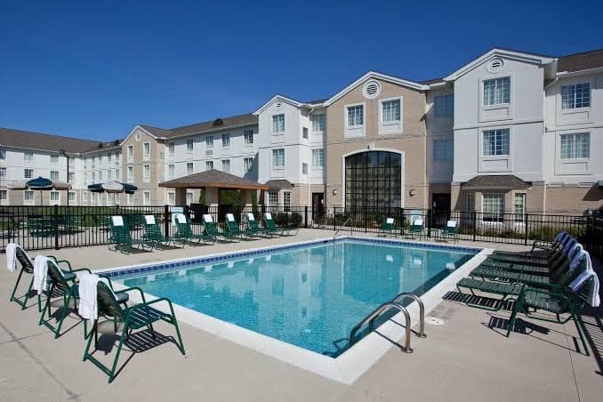 Staybridge Suites Cleveland Mayfield Heights Beachwd by IHG, Aparthotel in Mayfield Heights