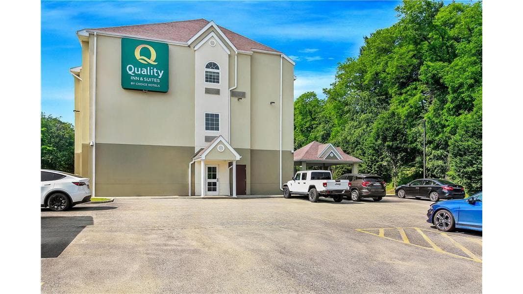 Quality Inn & Suites, Hotel in McGovern