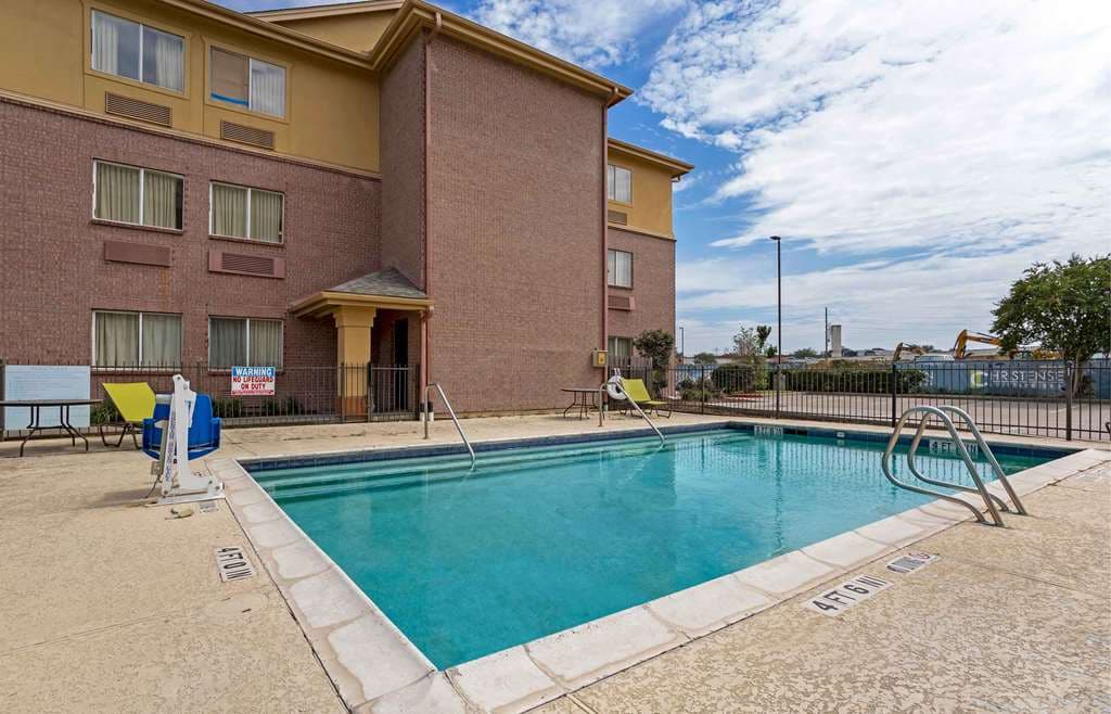 Extended Stay America Select Suites- Houston - Sugar Land, Aparthotel in Meadows Place
