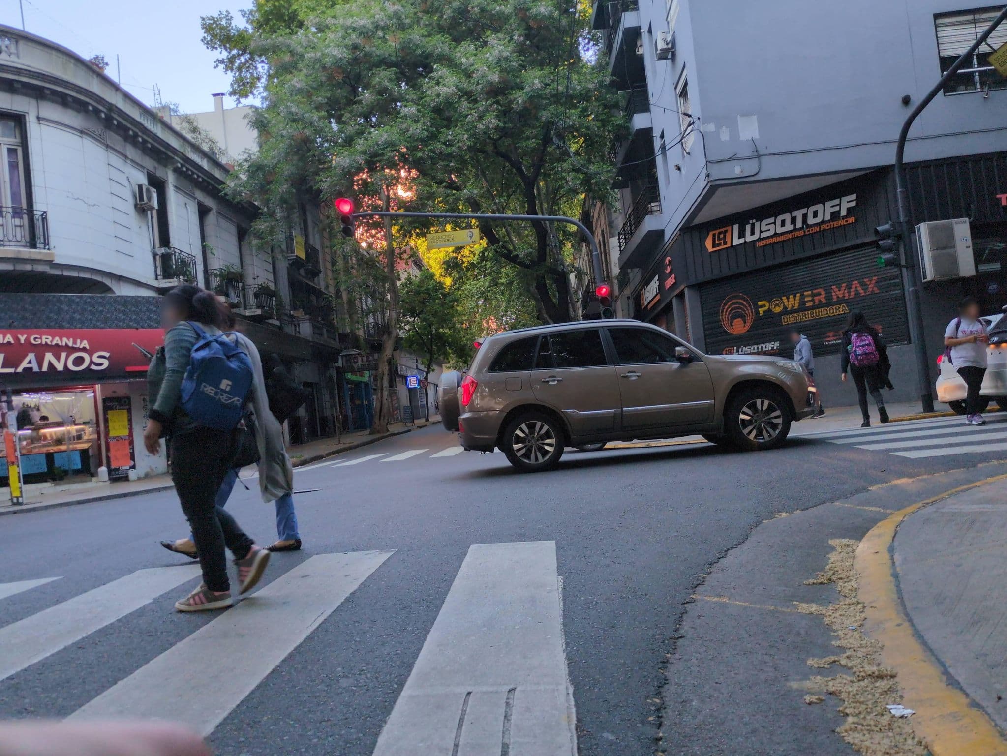 Street view near Hotel Los Angeles, Balvanera