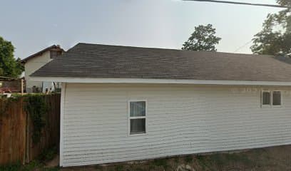 Swin Housing - Back Lane Suite, Hotel in Medicine Lodge