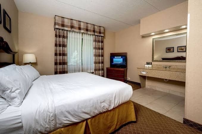 Holiday Inn Express & Suites Mentor - Banquet Center, Hotel in Fairport Harbor