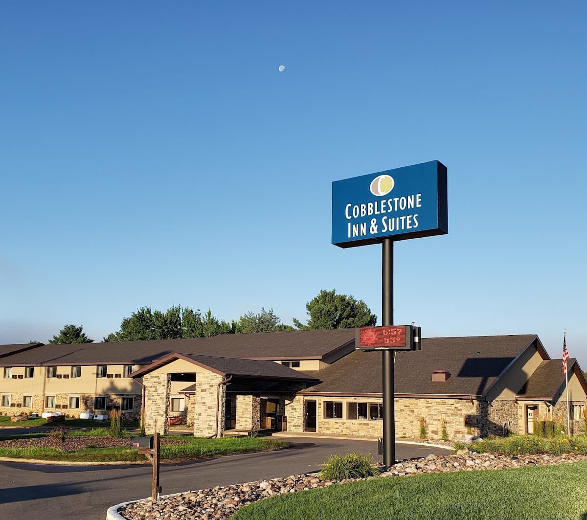 Cobblestone Inn & Suites - Merrill, Hotel in Merrill