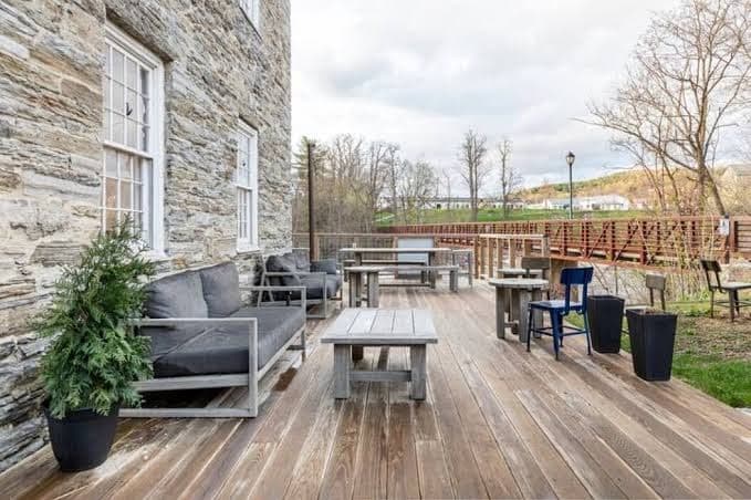 The Rooms at The Stone Mill, Hotel in Middlebury (village)