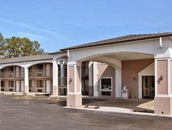 Days Inn by Wyndham Millington, Hotel in Millington
