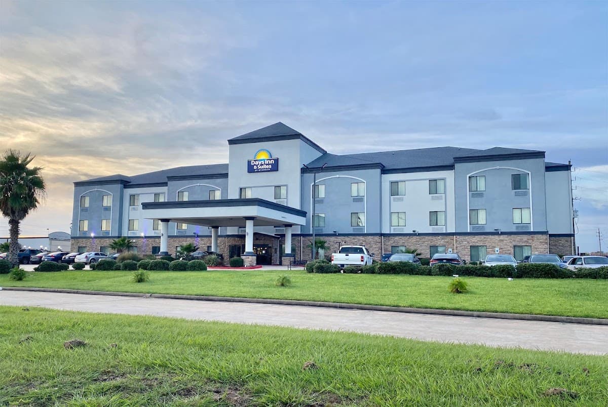 Days Inn & Suites by Wyndham Houston / West Energy Corridor, Hotel in Mission Bend