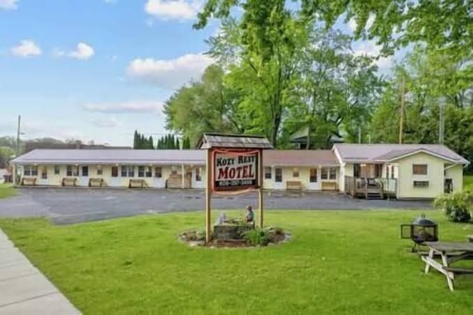 Room 4, Kozy Rest Motel, Motel in Montello