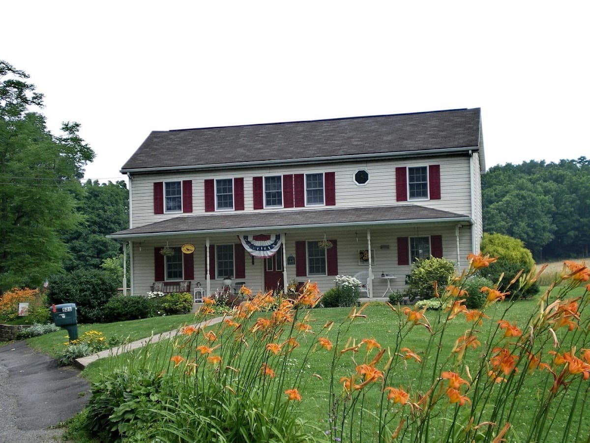 Red Cardinal Bed and Breakfast, Bed & Breakfast in Mount Holly Springs