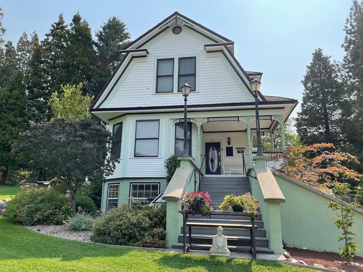 Mary’s Inn & Mount Shasta Retreat, Bed & Breakfast in Mount Shasta