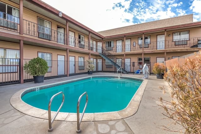 Hotel Avenida - Victorville, Hesperia, Apple valley, Hotel in Victorville
