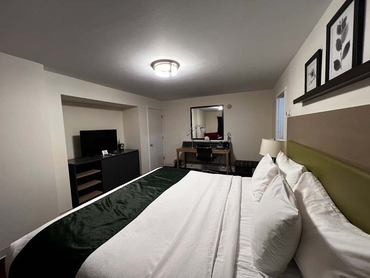 Pictured Rocks Inn & Suites, Hotel in Munising