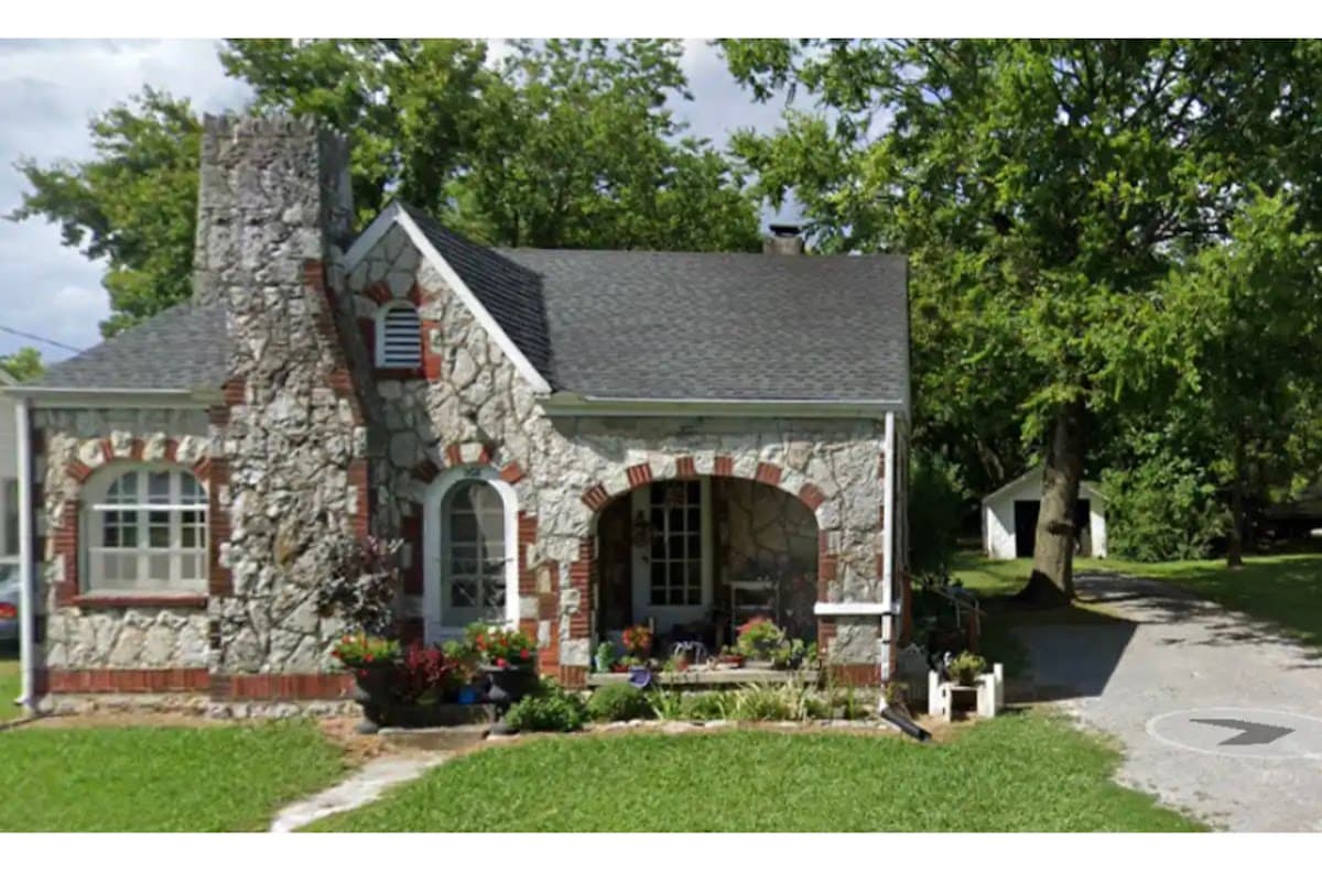 The Little Stone House, Hotel in Murfreesboro
