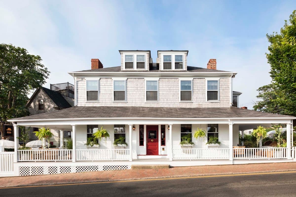 Life House Nantucket, Bed & Breakfast in Nantucket