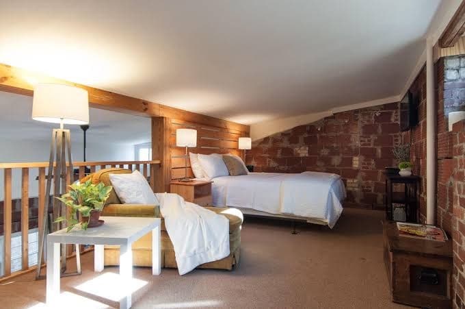 12 South Loft - Peaceful, private guesthouse in a perfect location!, Guesthouse in Nashville