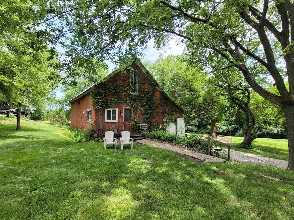 Whispering Pines Bed & Breakfast, Bed & Breakfast in Nebraska City
