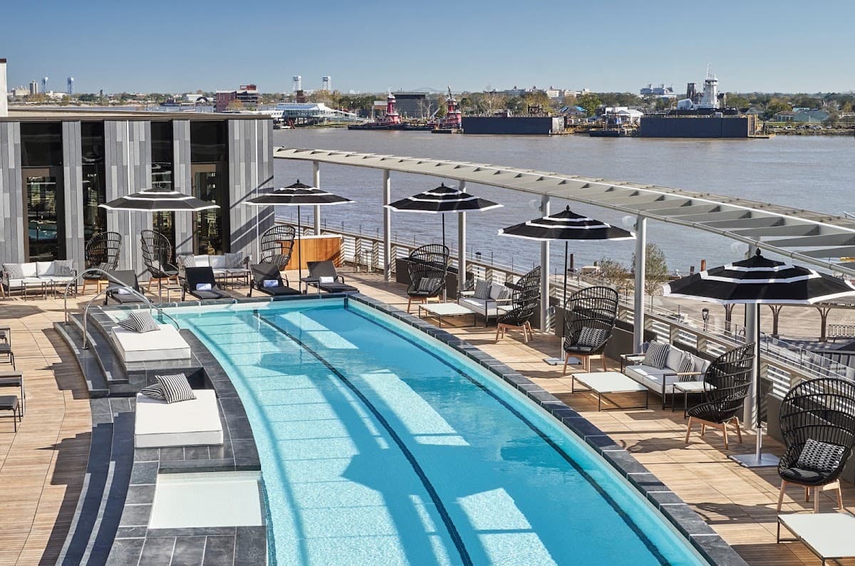 Four Seasons Hotel New Orleans, Hotel in New Orleans