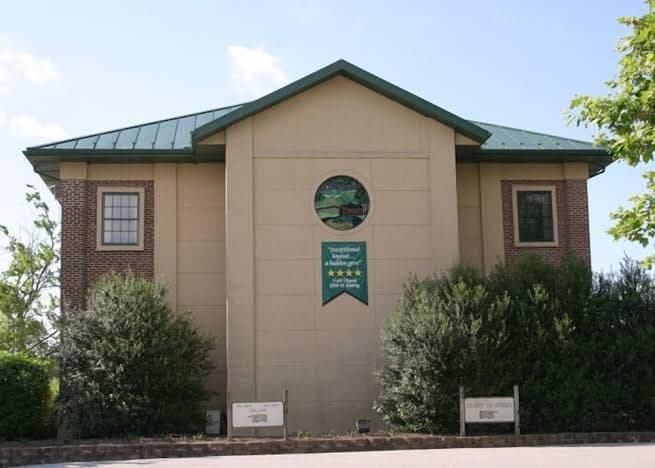 The Bridges Golf Club, Guest Quarters, & Green Horizon Grill, Hotel in Abbottstown