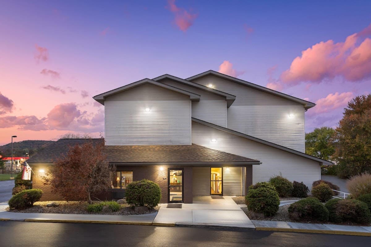 Super 8 by Wyndham New Stanton, Hotel in New Stanton
