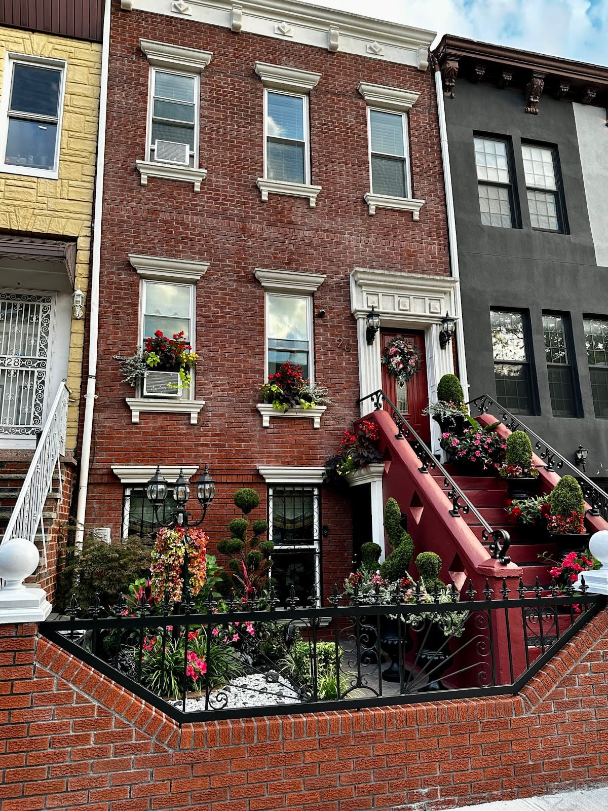 Rhondas Bed and Breakfast, Bed & Breakfast in Bushwick