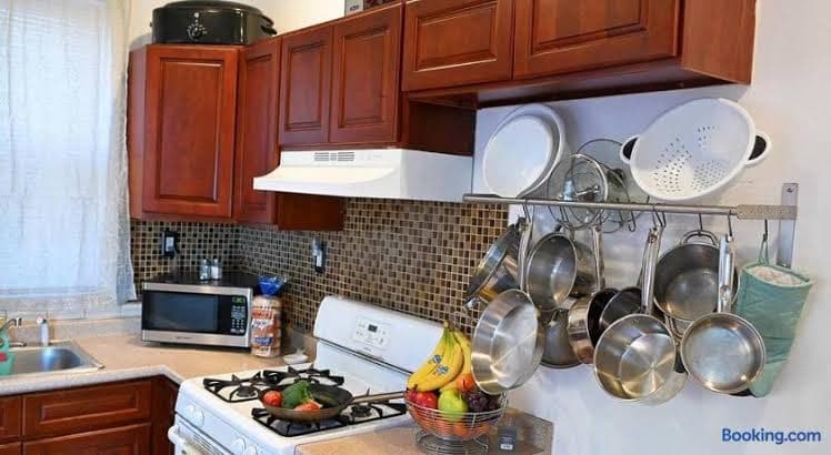 The Pearl-Lovely Victorian Home with Bed and Breakfast Energy - Entire Place, Bed & Breakfast in Jersey City
