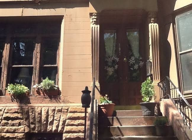 Sankofa Aban Bed & Breakfast, Bed & Breakfast in Bushwick