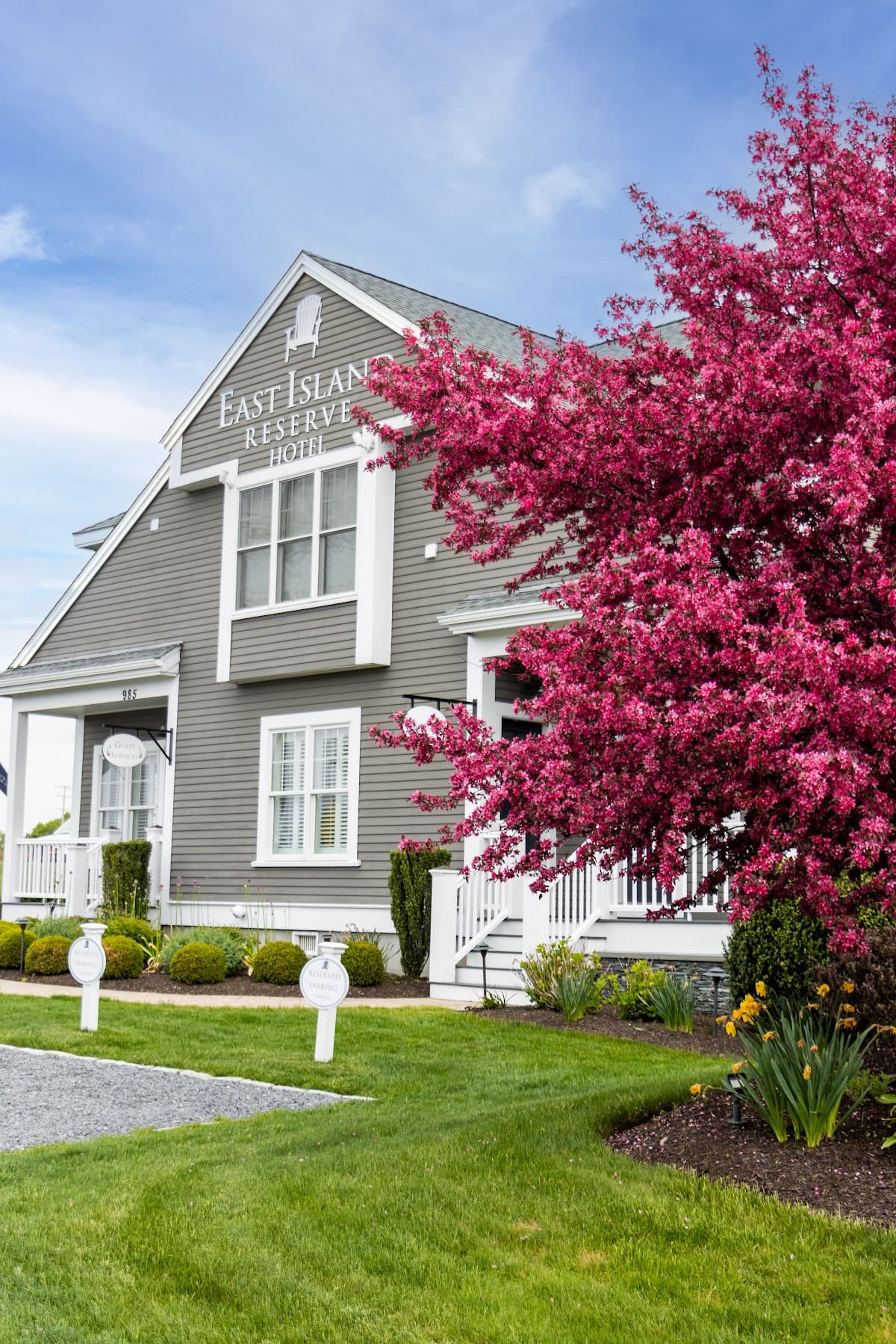 East Island Reserve Hotel, Hotel in Newport East