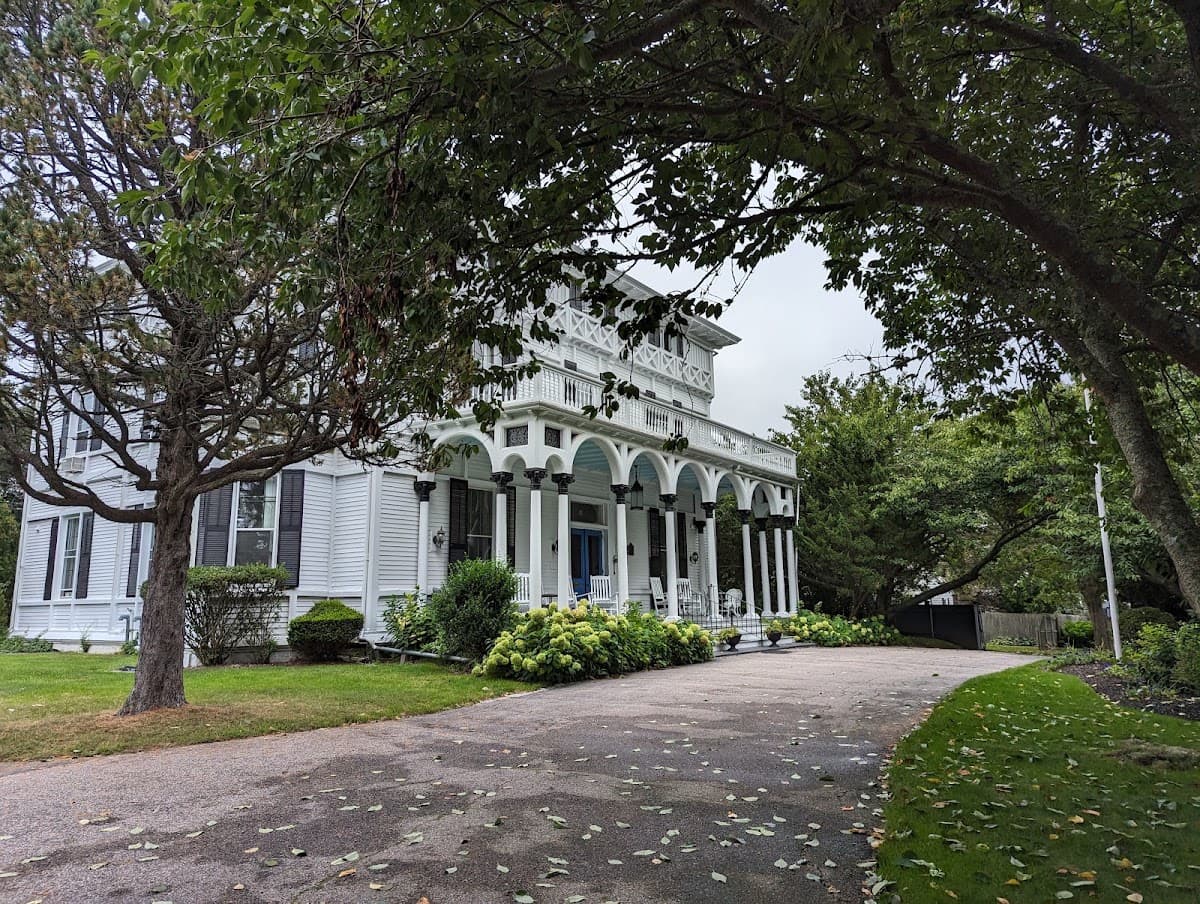 Villa One Twenty, Hotel in Newport East
