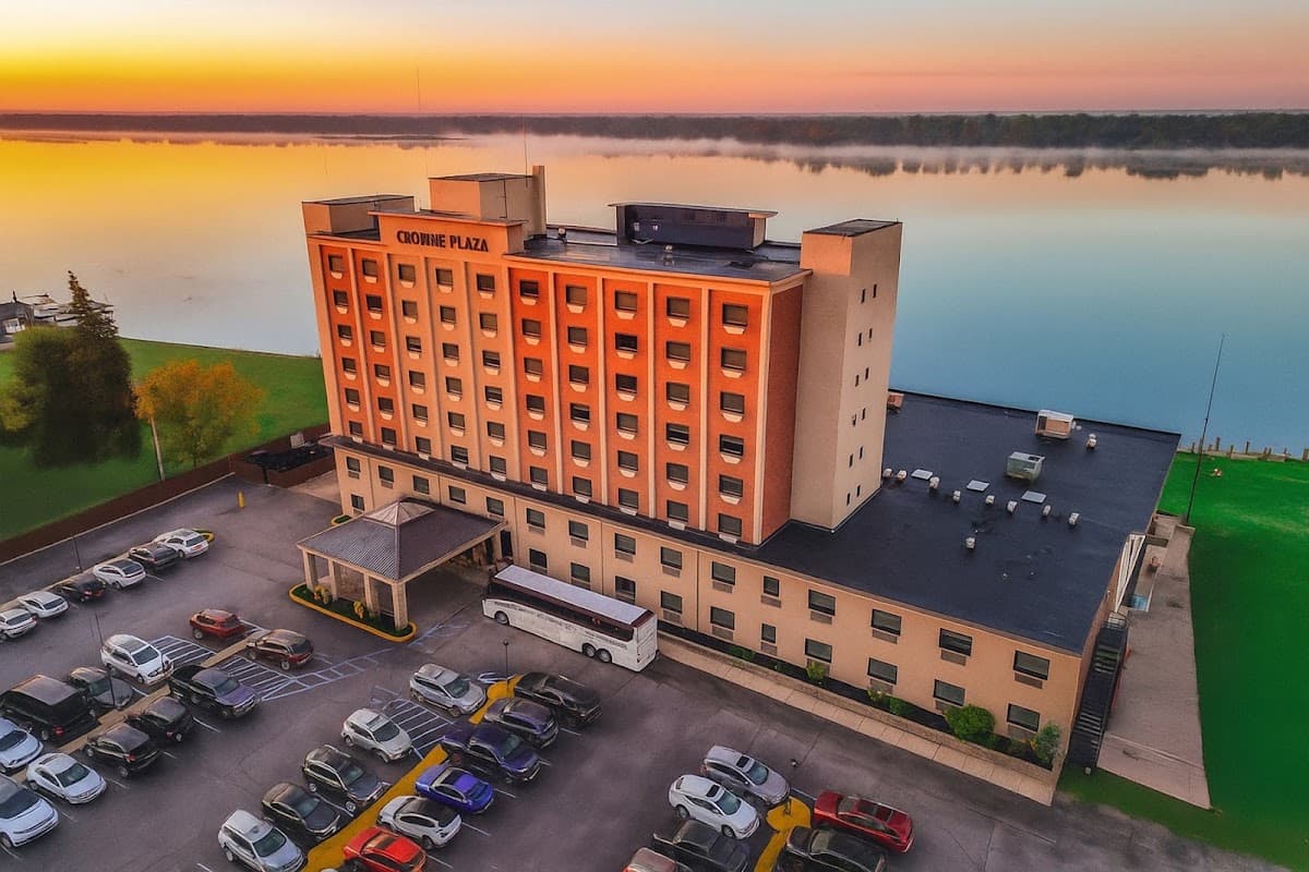 Crowne Plaza Niagara Falls NY - Riverside by IHG, Hotel in Niagara Falls