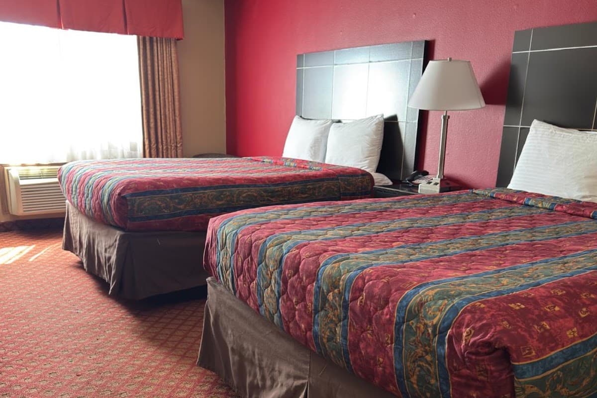 Coratel Inn & Suites by Jasper Santa Fe OKC, Hotel in Nichols Hills