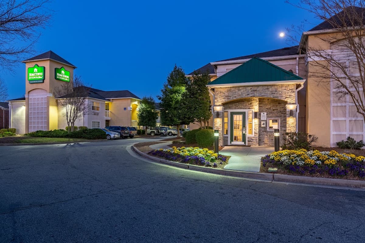HomeTowne Studios Atlanta - Peachtree Corners, Hotel in Norcross