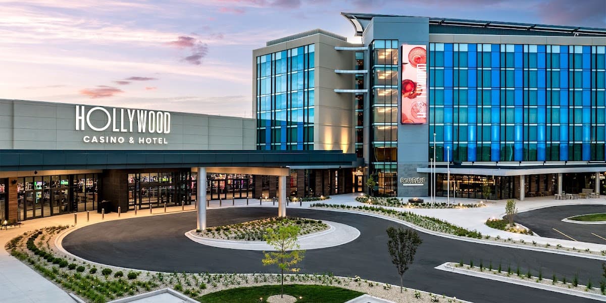 Hollywood Casino and Hotel Aurora, Hotel in North Aurora