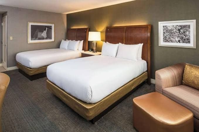 Cozy hotel suite in superb Rockville with fitness room, AC, WiFi Metro access, Hotel in North Bethesda