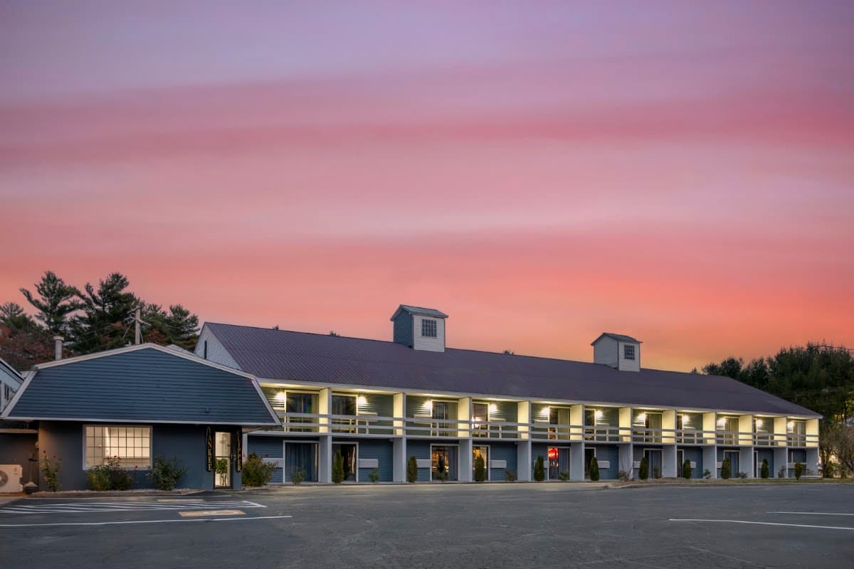 Yankee Clipper Inn SureStay Collection by Best Western, Motel in North Conway