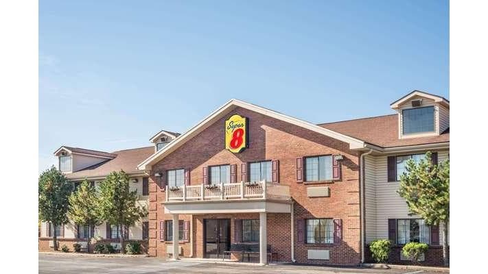 Super 8 by Wyndham Madison/Hanover Area, Hotel in North Madison